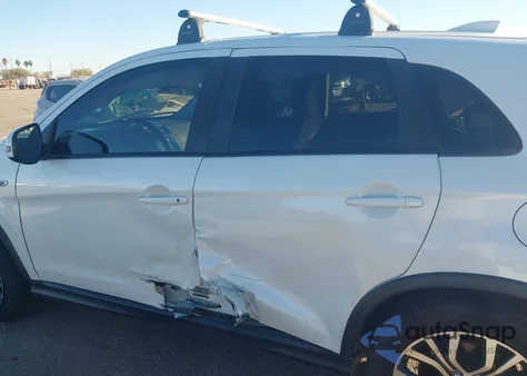 2018 Mitsubishi Outlander Sport 2.0 Es z USA, uszkodzony, nr VIN JA4AP3AU7JZ008879